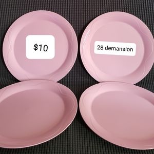 Tupperware round plates